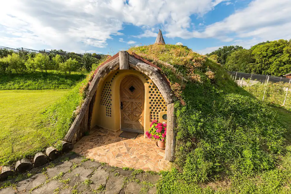 A világ legérdekesebb szállásai: hobbit ház a szlovén határnál
